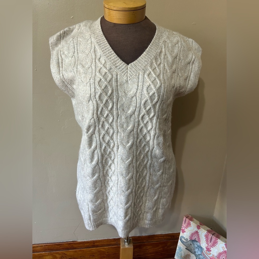 Sincerely Jules Women’s Sz L Beige Heather Soft Sweater Vest